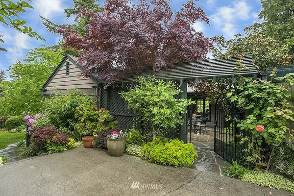 4024 30th AVE W, Seattle, WA 98199