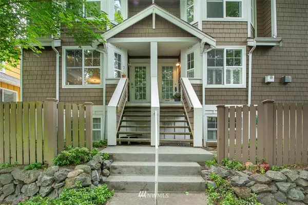 4718 Interlake AVE N, Seattle, WA 98103