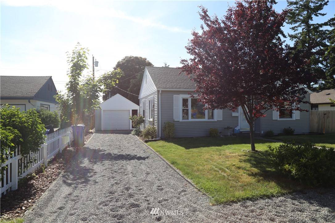 145 SE Glencoe ST, Oak Harbor, WA 98277