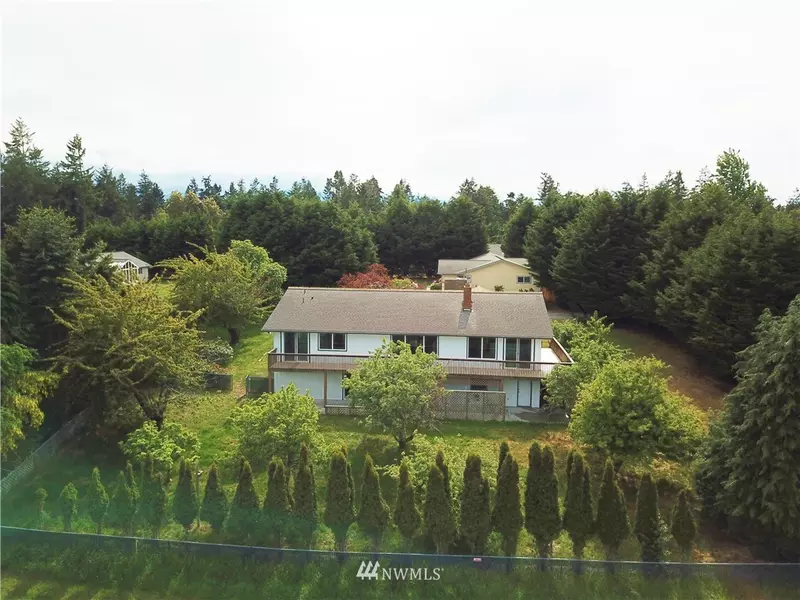 100 Garden LN, Sequim, WA 98382