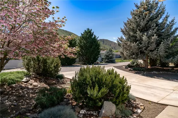 Wenatchee, WA 98801,515 Cedar Wood LN