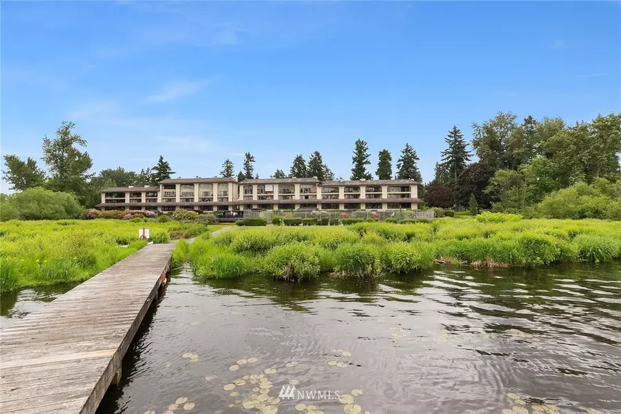 16921 Inglewood RD NE #205, Kenmore, WA 98028