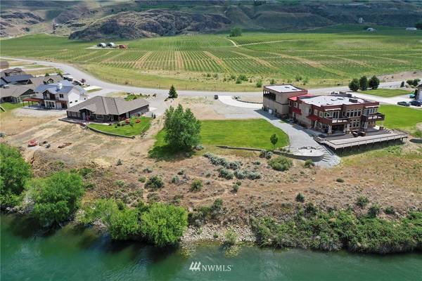 101 N Shore DR, Orondo, WA 98843