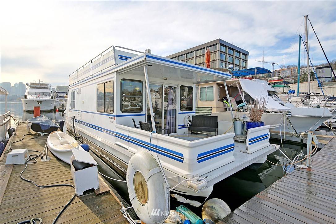 1800 Westlake AVE N #E-14, Seattle, WA 98109
