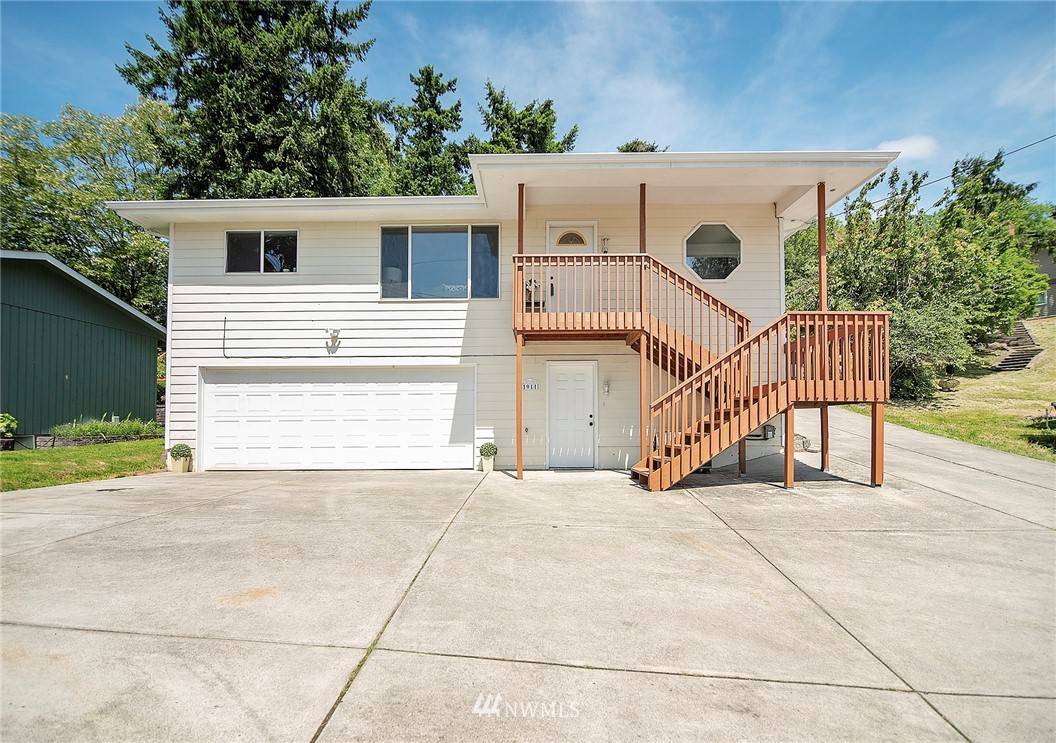 1911 Alma DR, Kelso, WA 98626