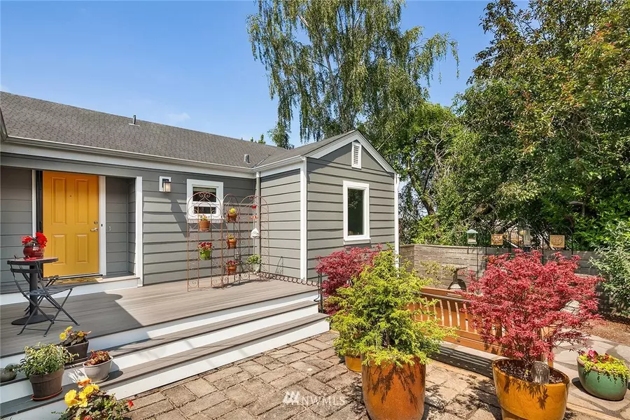 7313 Vashon PL SW, Seattle, WA 98136