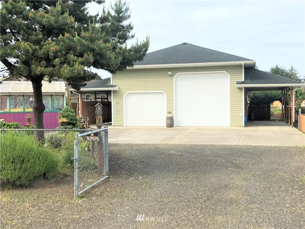 Ocean Shores, WA 98569,113 Canal DR NE