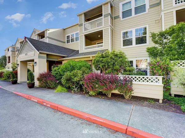 4133 224th LN SE #111, Issaquah, WA 98029