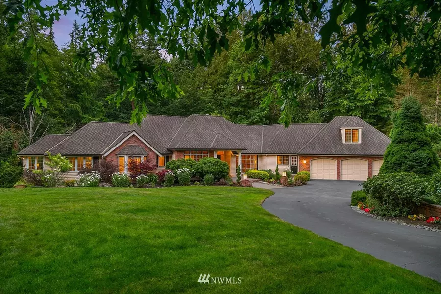12618 198th DR NE, Woodinville, WA 98077