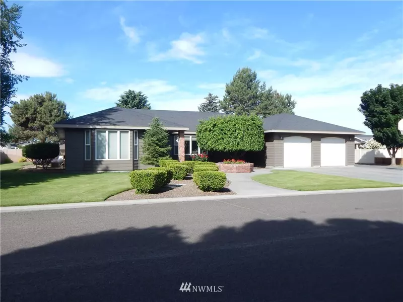 9373 Naples ST SE, Moses Lake, WA 98837