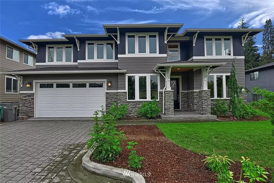 10215 125th AVE NE, Kirkland, WA 98033