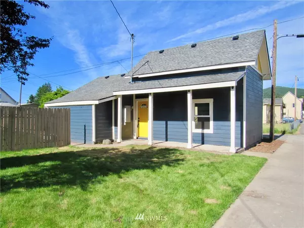 228 A ST, Castle Rock, WA 98611