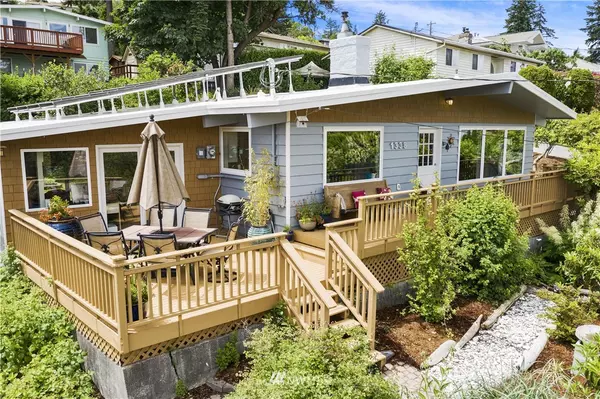 1338 Country Club DR, Camano Island, WA 98282