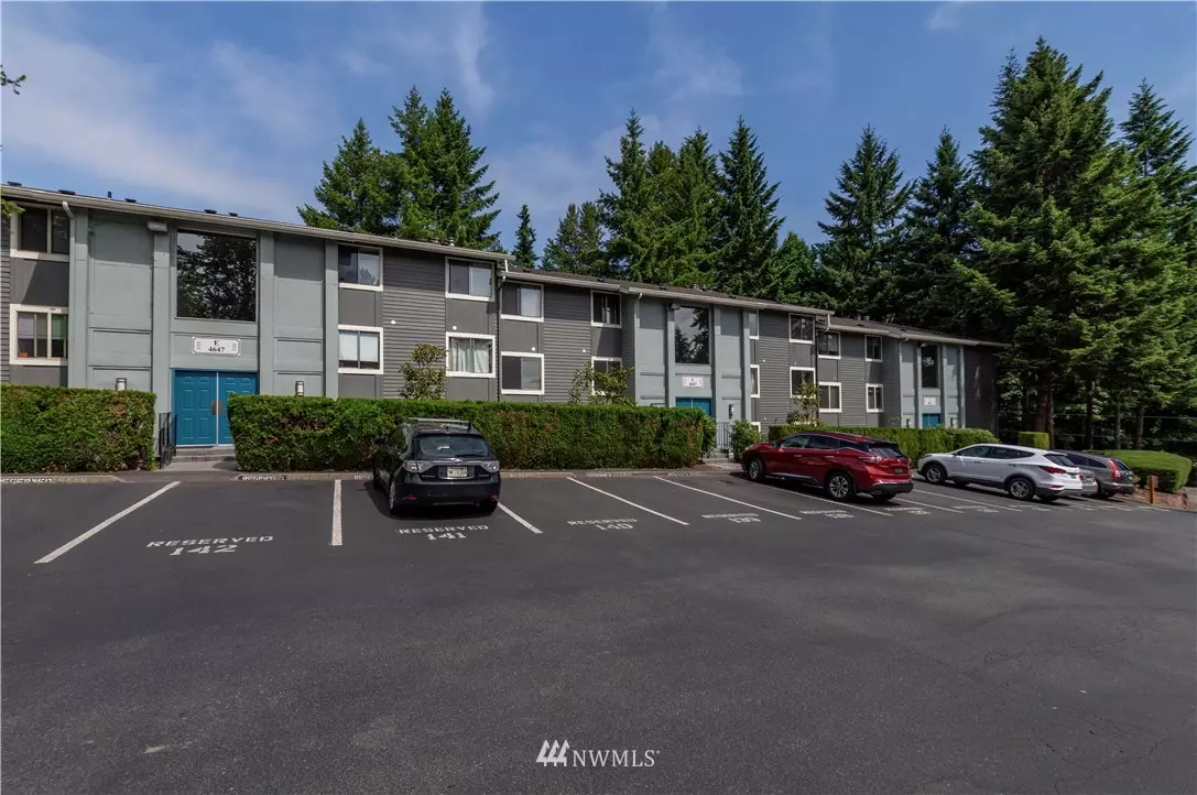 Issaquah, WA 98027,4647 W Lake Sammamish Pkwy SE #E104