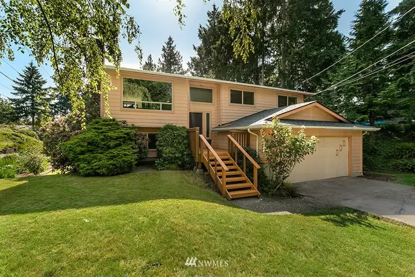 18422 57th AVE NE, Kenmore, WA 98028