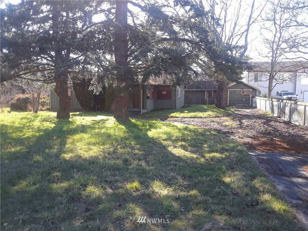 953 SE Ely ST, Oak Harbor, WA 98277