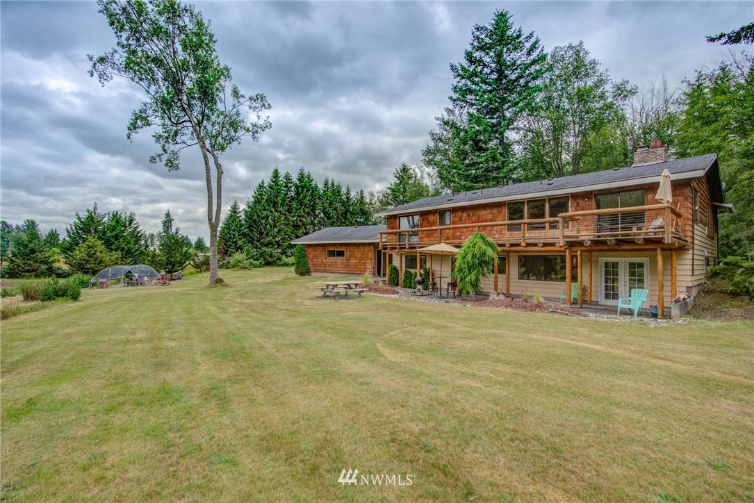 6577 Bridgewater LN, Sedro Woolley, WA 98284