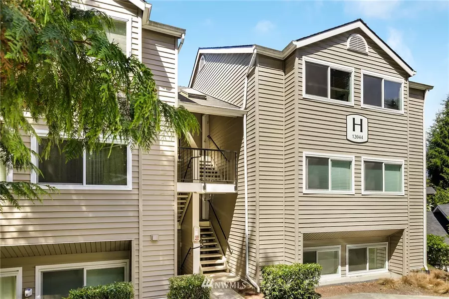 12044 100th AVE NE #H203, Kirkland, WA 98034