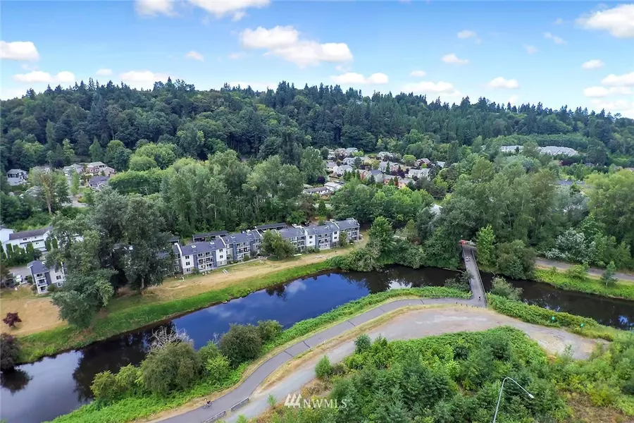 10822 E Riverside DR #A-203, Bothell, WA 98011