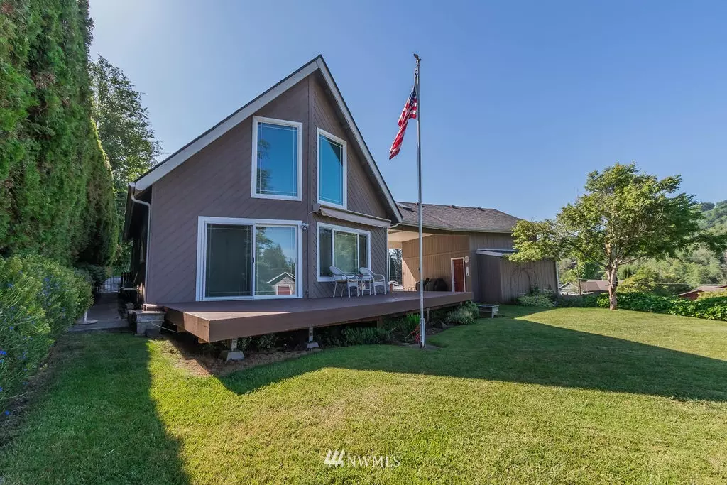 Silver Creek, WA 98564,202 Lake RD