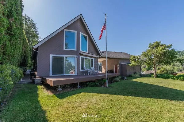 202 Lake RD, Silver Creek, WA 98564