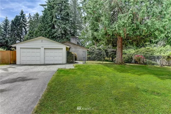 10425 NE 17th ST, Bellevue, WA 98004