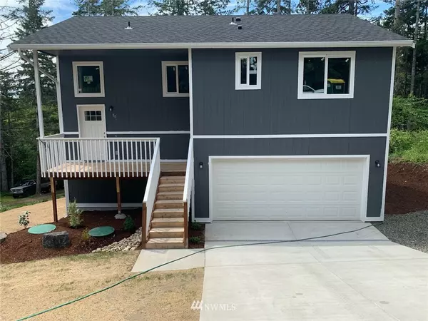 80 NE Rainier PL, Belfair, WA 98528