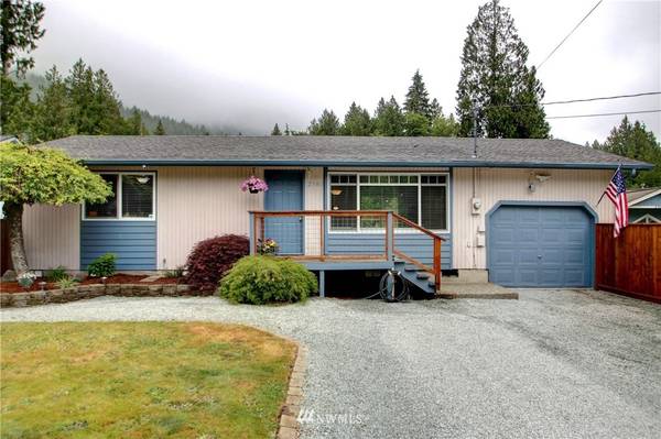 2980 Beaver PL, Glenhaven, WA 98284