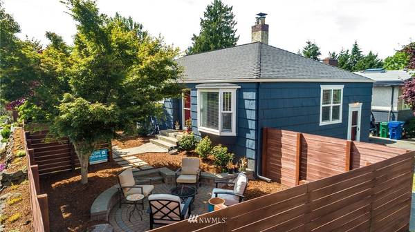 4052 SW Charlestown ST, Seattle, WA 98116