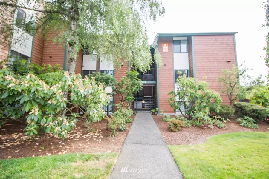 7308 N Skyview PL #A-108, Tacoma, WA 98406