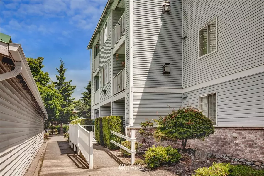 18621 Blueberry LN #B307, Monroe, WA 98272