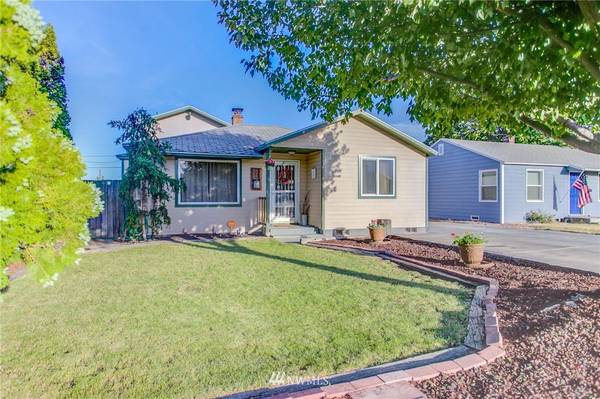 227 W Knolls Vista DR, Moses Lake, WA 98837