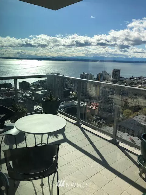 588 bell #3706, Seattle, WA 98121