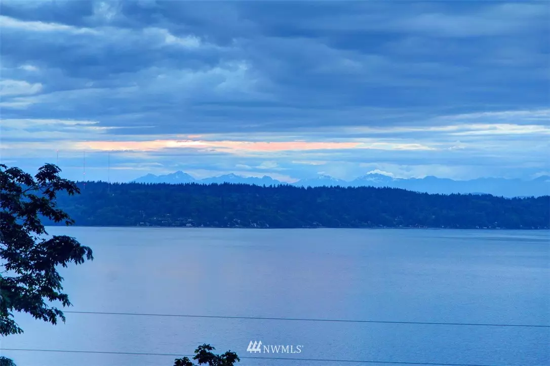 Burien, WA 98166,15930 Maplewild AVE SW