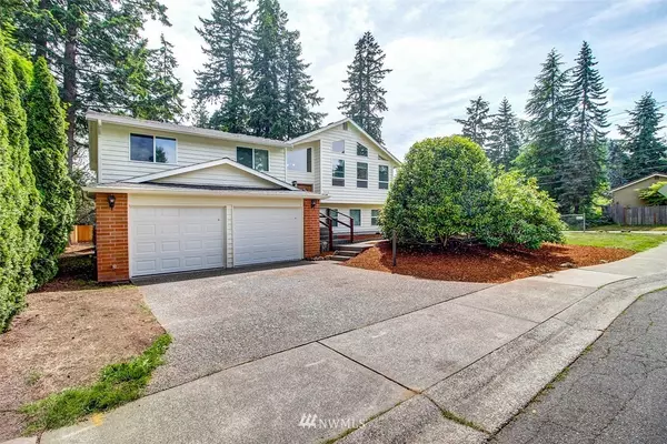 5530 SW 153rd St SW, Edmonds, WA 98026