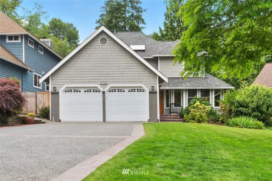 2723 NE 184th PL, Lake Forest Park, WA 98155