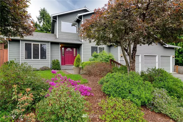 8932 218th ST SW, Edmonds, WA 98026