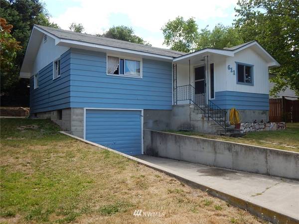 611 Aspen ST, Coulee Dam, WA 99116