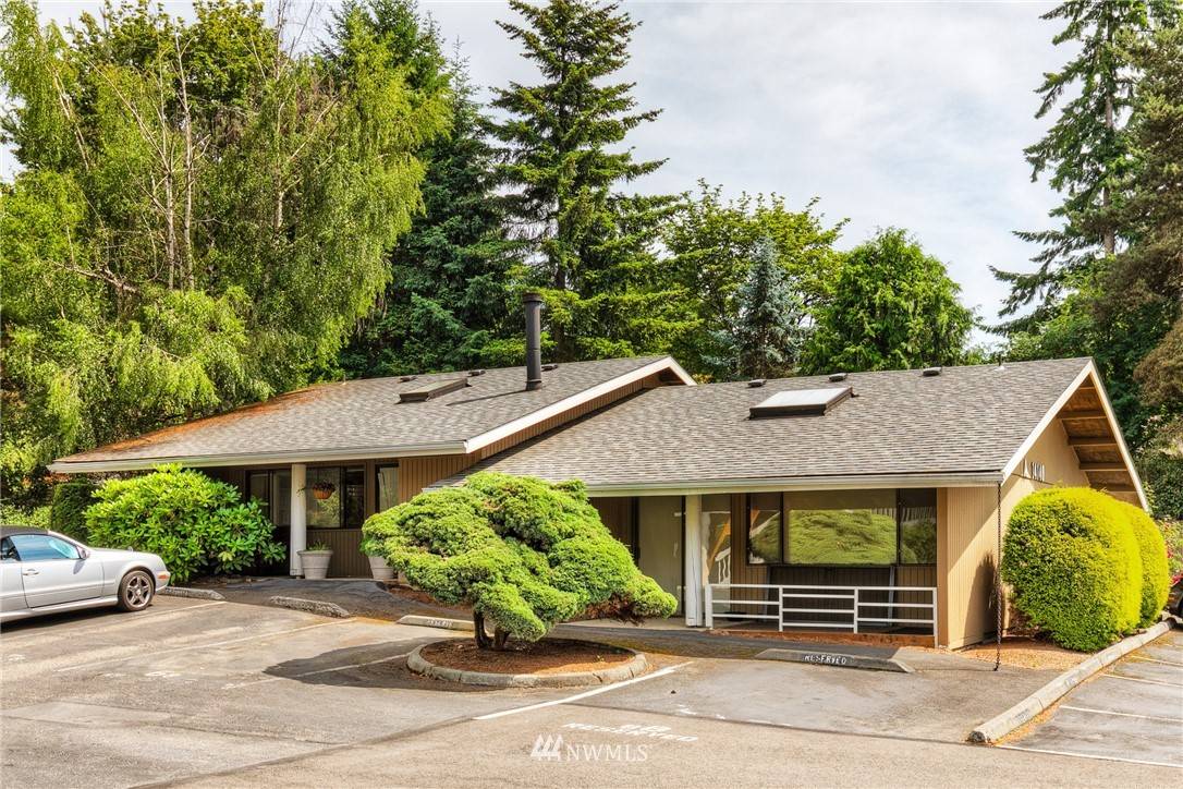 14140 SE 17th PL #A1, Bellevue, WA 98007