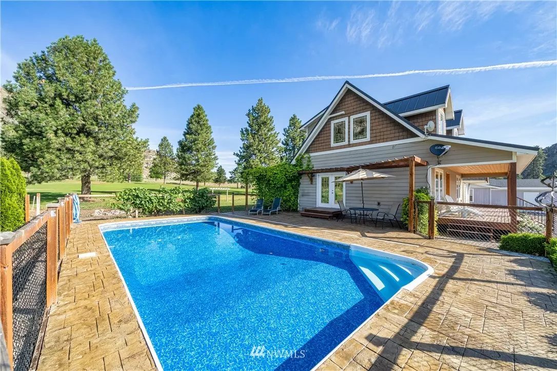 Pateros, WA 98846,93 Golf Course DR
