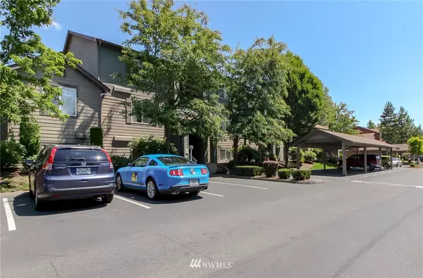 10825 SE 200th ST #H102, Kent, WA 98031