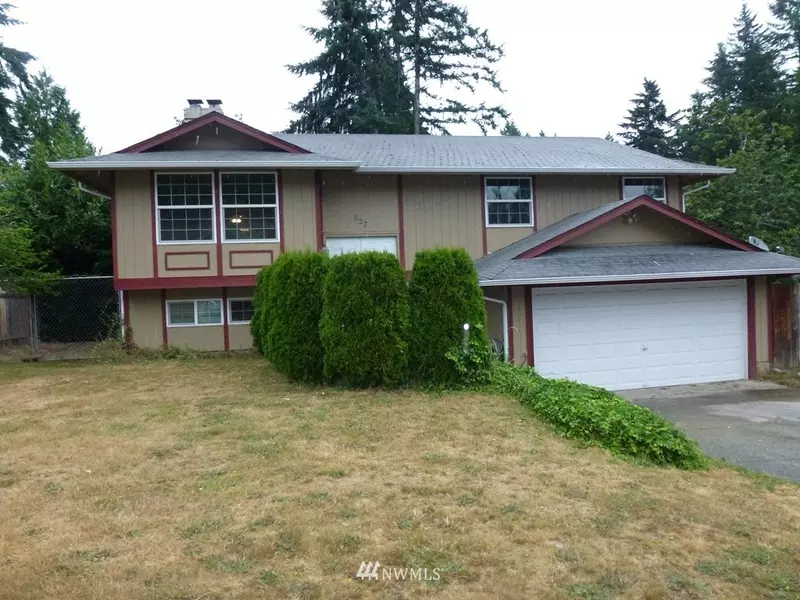 627 NE Conifer DR, Bremerton, WA 98311