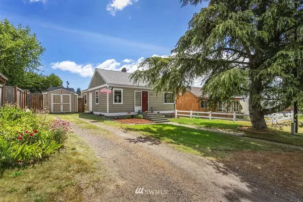 3040 Nipsic AVE NE, Bremerton, WA 98310