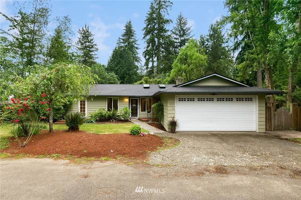 8313 NE 147th ST, Kenmore, WA 98028