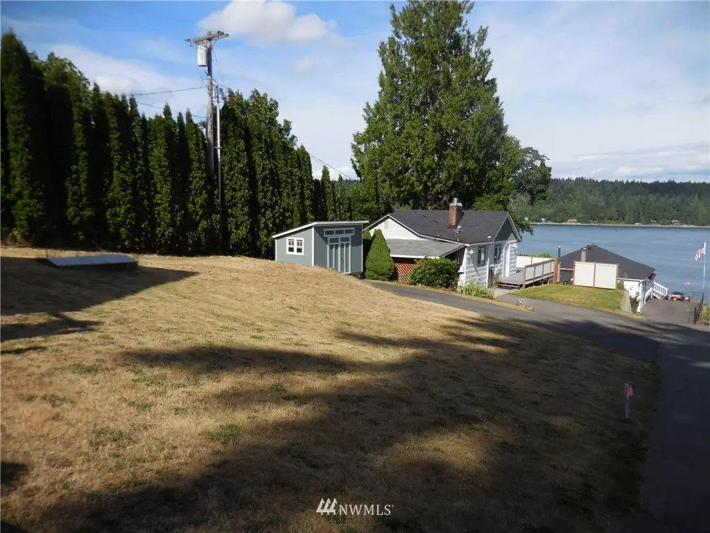 Bremerton, WA 98311,5976 Beachside DR NE