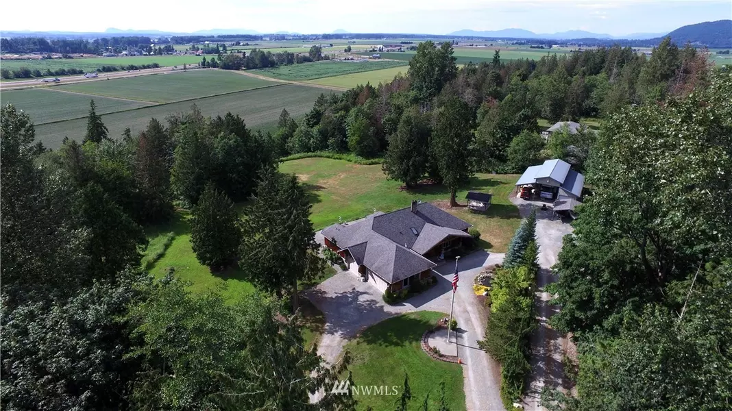 21596 Snowden LN, Mount Vernon, WA 98274