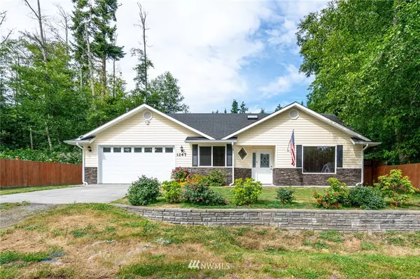 1247 Dewey DR, Coupeville, WA 98239