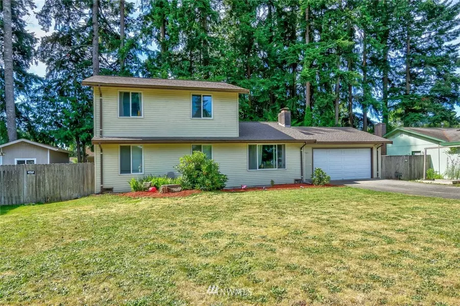 701 NE Valley Oak DR, Bremerton, WA 98311