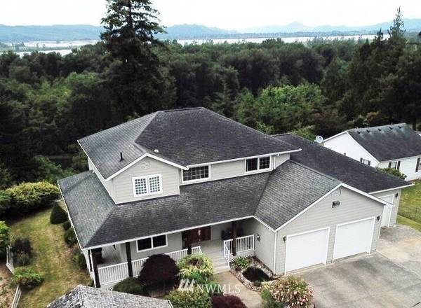 80 Messinger Hill DR, Cathlamet, WA 98612