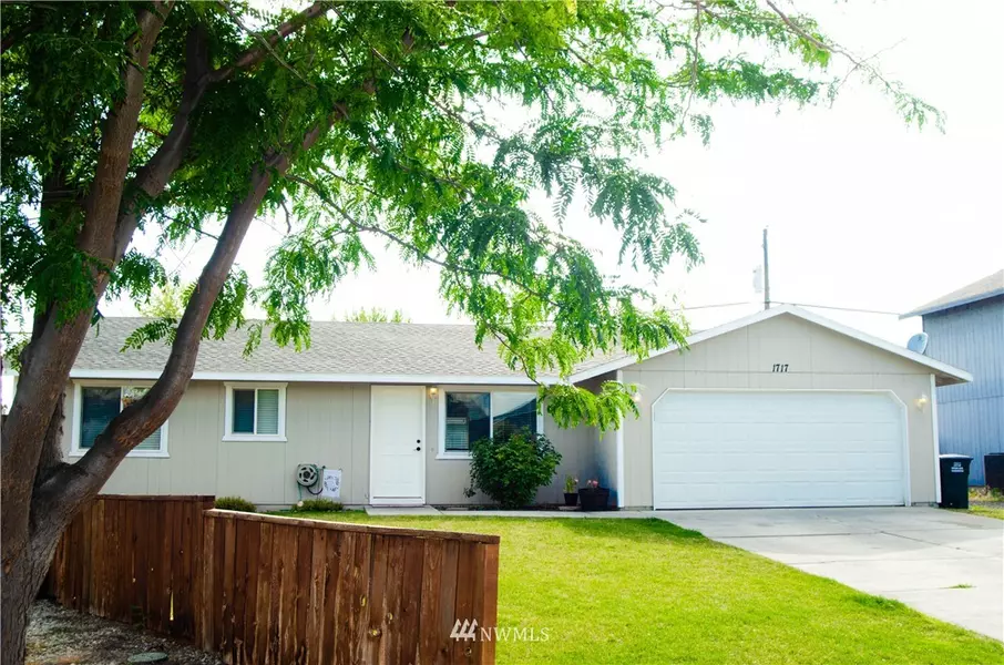 1717 W Mockingbird ST, Moses Lake, WA 98837